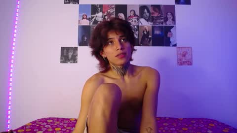 Snapshot of bellamy0955 chatting on March 24, 9:42 pm bellamy0955 online show from March 24, 9:42 pm