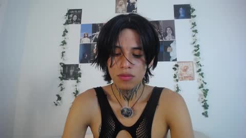 Snapshot of bellamy0955 chatting on April 2, 10:07 pm bellamy0955 online show from April 2, 10:07 pm