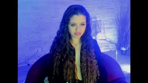 Snapshot of bellanoir_ chatting on February 3, 6:00 am BellaNoir online show from February 3, 6:00 am