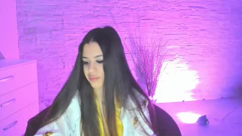 Snapshot of bellanoir_ chatting on February 11, 6:07 am BellaNoir online show from February 11, 6:07 am