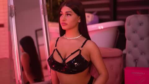 Bella online show from November 28, 6:32 pm