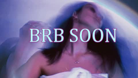 bellaparker_ online show from December 1, 8:19 am