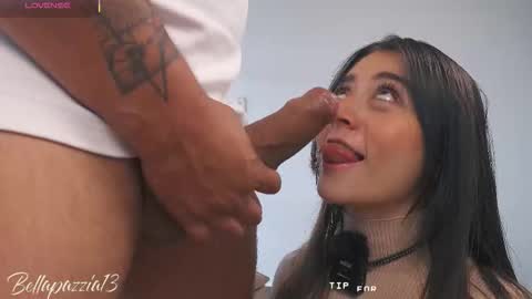 Snapshot of bellapazzia13 chatting on October 8, 5:10 pm online show from October 8, 5:10 pm