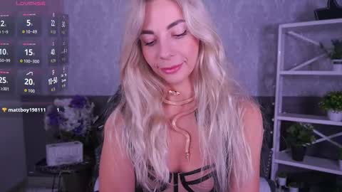 Bella online show from December 13, 9:53 pm