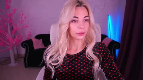 Snapshot of bellarayyy chatting on January 14, 7:58 am Bella online show from January 14, 7:58 am