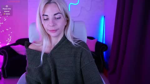 Snapshot of bellarayyy chatting on February 7, 1:20 am Bella online show from February 7, 1:20 am