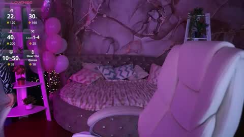 Snapshot of bellarayyy chatting on February 18, 5:31 pm Bella online show from February 18, 5:31 pm