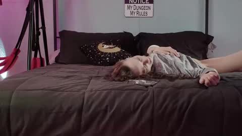 Snapshot of bellaskeykeeper chatting on February 10, 5:50 pm Bellaskeykeeper online show from February 10, 5:50 pm