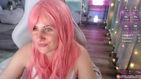 Snapshot of bellastar84 chatting on February 20, 6:41 pm Starr40 online show from February 20, 6:41 pm