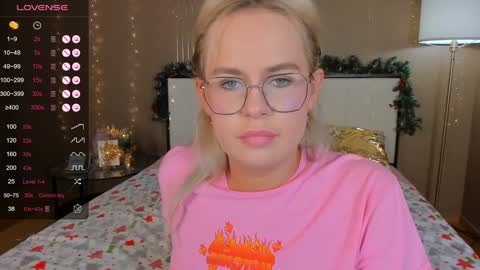 Snapshot of bellatip chatting on December 18, 4:09 am Bella online show from December 18, 4:09 am