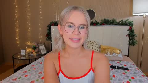 Snapshot of bellatip chatting on December 28, 6:49 am Bella online show from December 28, 6:49 am