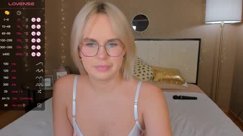 Snapshot of bellatip chatting on February 14, 1:02 am Bella online show from February 14, 1:02 am