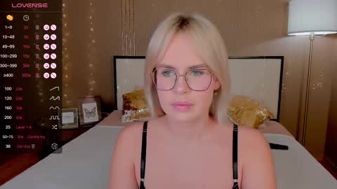 Snapshot of bellatip chatting on February 17, 12:43 am Bella online show from February 17, 12:43 am