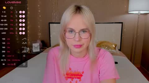 Snapshot of bellatip chatting on February 21, 12:49 am Bella online show from February 21, 12:49 am