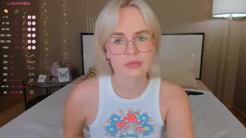 Snapshot of bellatip chatting on September 19, 12:45 am Bella online show from September 19, 12:45 am