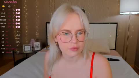 Snapshot of bellatip chatting on October 20, 12:44 am Bella online show from October 20, 12:44 am