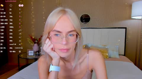 Bella online show from May 19, 1:56 am