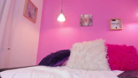 Bella Wild online show from February 13, 6:37 pm