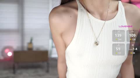 Snapshot of belle_adrienne chatting on December 17, 2:12 am Belle Adrienne IG online show from December 17, 2:12 am