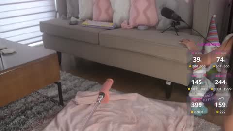 Snapshot of belle_adrienne chatting on January 4, 4:33 am Belle Adrienne IG online show from January 4, 4:33 am