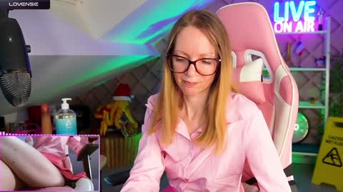 Snapshot of belle_alice chatting on January 27, 1:41 pm Alice online show from January 27, 1:41 pm