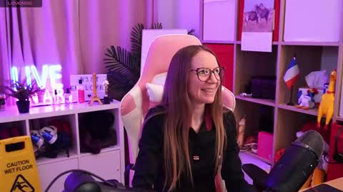 Snapshot of belle_alice chatting on March 26, 7:47 am Alice online show from March 26, 7:47 am