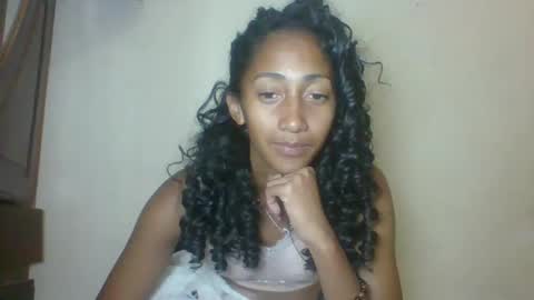 belle_annah online show from May 10, 4:56 pm