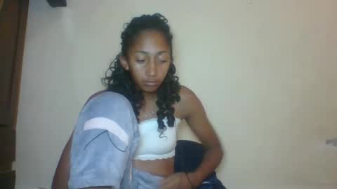 belle_annah online show from May 12, 4:09 am