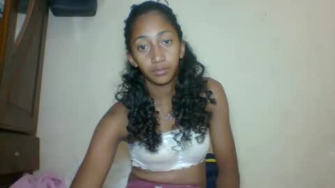 belle_annah online show from May 17, 1:36 am