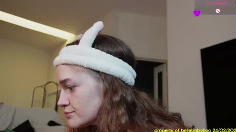 Snapshot of bellebabyboo chatting on February 24, 4:49 am BELLE   online show from February 24, 4:49 am