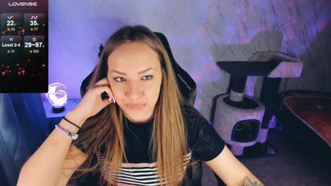 Your Annabelle Wolf  online show from January 4, 1:10 pm