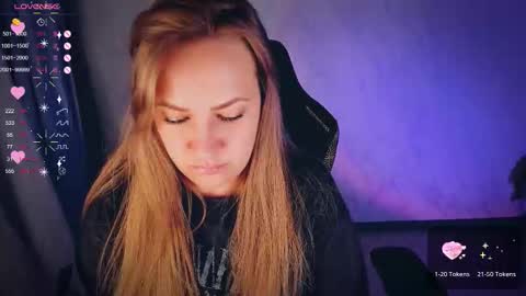 Your Annabelle Wolf  online show from October 16, 10:55 pm