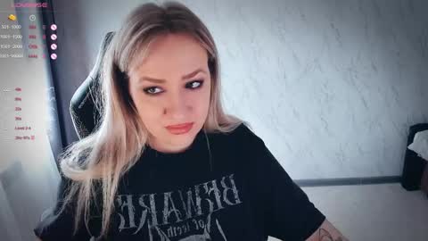 Your Annabelle Wolf  online show from May 4, 11:06 am