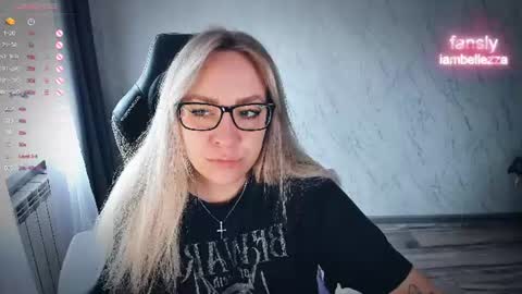 Your Annabelle Wolf  online show from June 16, 12:52 pm