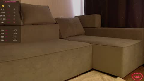 Snapshot of bellla_haddid chatting on April 9, 3:17 am Bella online show from April 9, 3:17 am