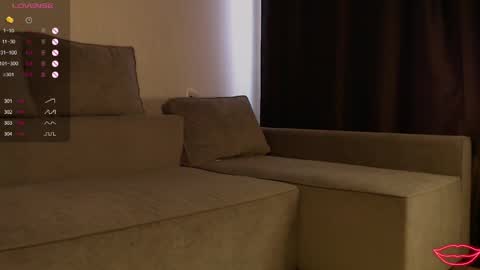 Snapshot of bellla_haddid chatting on April 24, 2:36 am Bella online show from April 24, 2:36 am