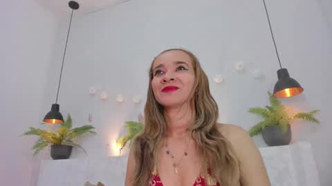Snapshot of bellota_flak chatting on March 2, 5:36 pm Bellota Flak online show from March 2, 5:36 pm