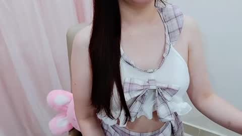 Snapshot of belly18only chatting on May 5, 1:46 am Belly online show from May 5, 1:46 am