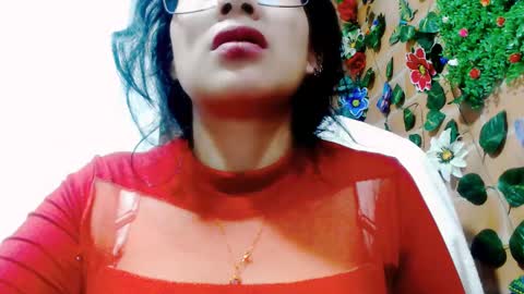Snapshot of belly_silky chatting on December 18, 7:04 am Belly online show from December 18, 7:04 am