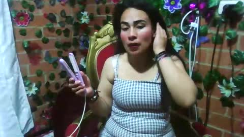 Snapshot of belly_silky chatting on December 25, 5:37 am Belly online show from December 25, 5:37 am