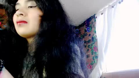 Snapshot of belly_silky chatting on February 15, 10:52 pm Belly online show from February 15, 10:52 pm