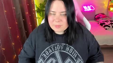 LinaBoo online show from November 6, 5:14 pm