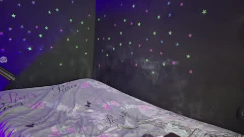 Your New Girlfriend online show from May 17, 2:20 am