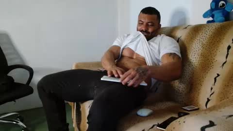 Snapshot of belmontxx chatting on September 28, 1:55 am belmontxx online show from September 28, 1:55 am