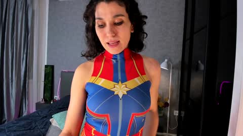 Snapshot of bemby_pam chatting on December 6, 2:17 pm A girl from your dreams online show from December 6, 2:17 pm