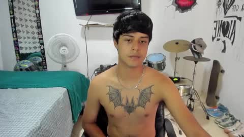 Snapshot of ben_falcon chatting on February 20, 8:36 pm Ben online show from February 20, 8:36 pm