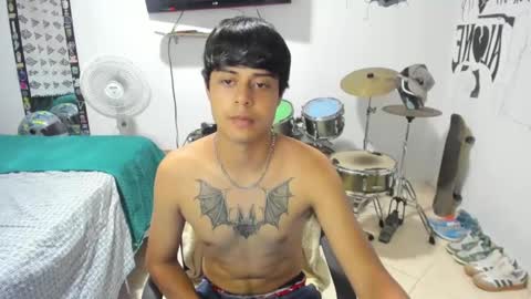 Snapshot of ben_falcon chatting on February 21, 3:34 am Ben online show from February 21, 3:34 am