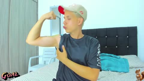 Snapshot of ben_summers chatting on April 6, 12:30 am Ben Summers online show from April 6, 12:30 am