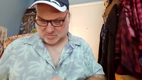 Snapshot of bendavewill chatting on February 17, 6:43 am Bendavewill online show from February 17, 6:43 am