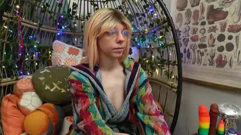 Willow online show from September 18, 11:12 am